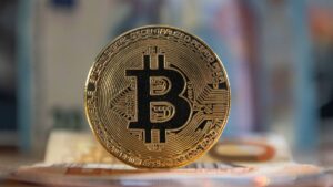 Bitcoin está batiendo récords gracias a la compra de inversores más grandes: PwC