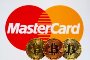 Bitcoin aumenta 7% a un récord tras la adopción de Mastercard y BNY Mellon