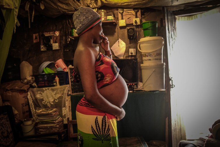 Lanzan seguro médico gratuito para embarazadas en Kenia