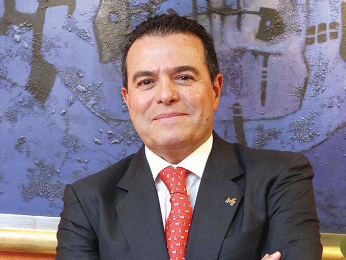 Directivos de Banco Multiva como Carlos Soto consideran se debe dar certidumbre a las inversiones para tener crecimiento económico.