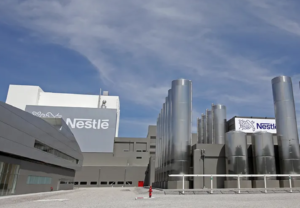 Patricia Lobeira asistió a la inauguración de la nueva planta de Nestlé.