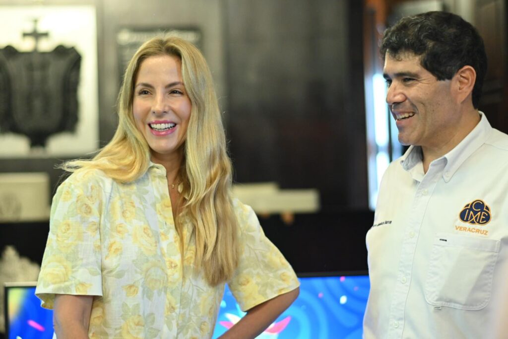 Patricia Lobeira Rodríguez, presentó a los artistas que formarán parte Carnaval de Veracruz 2025