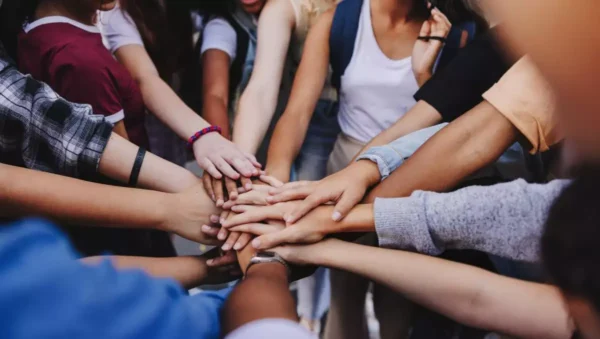 Seguritech y FEM fortalecen comunidades con innovación social