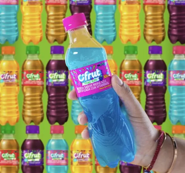 Cifrut se presenta en cuatro sabores: Citrus Punch, Manzana, Uva y Mora Azul.