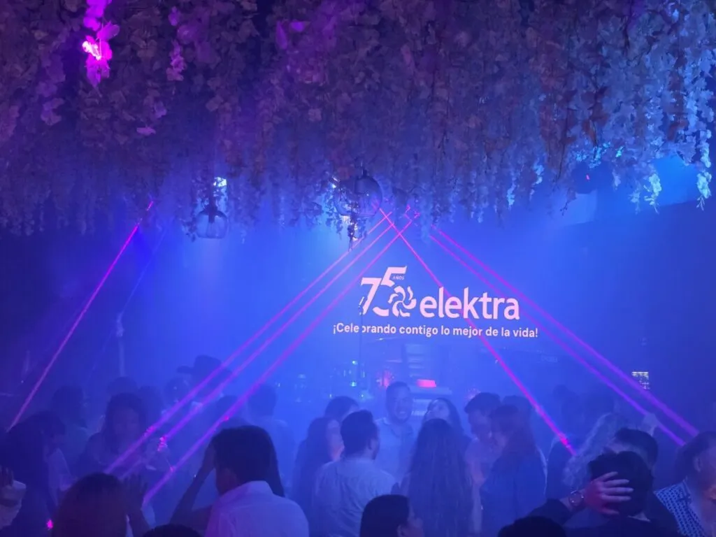 Elektra sorprende en La Boda Fake con grandes premios