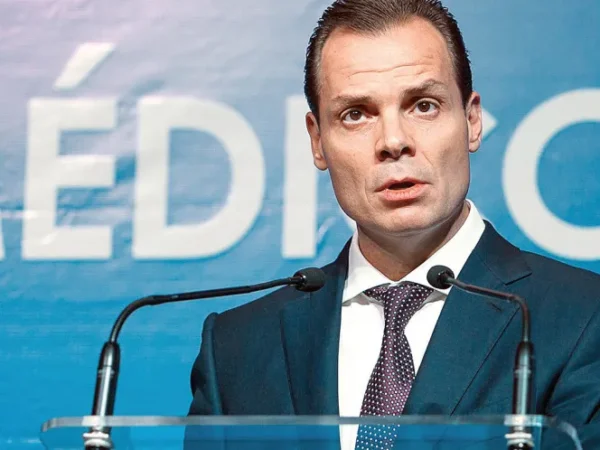 Olegario Vázquez Aldir proyecta propósito y fortalece reputación digital