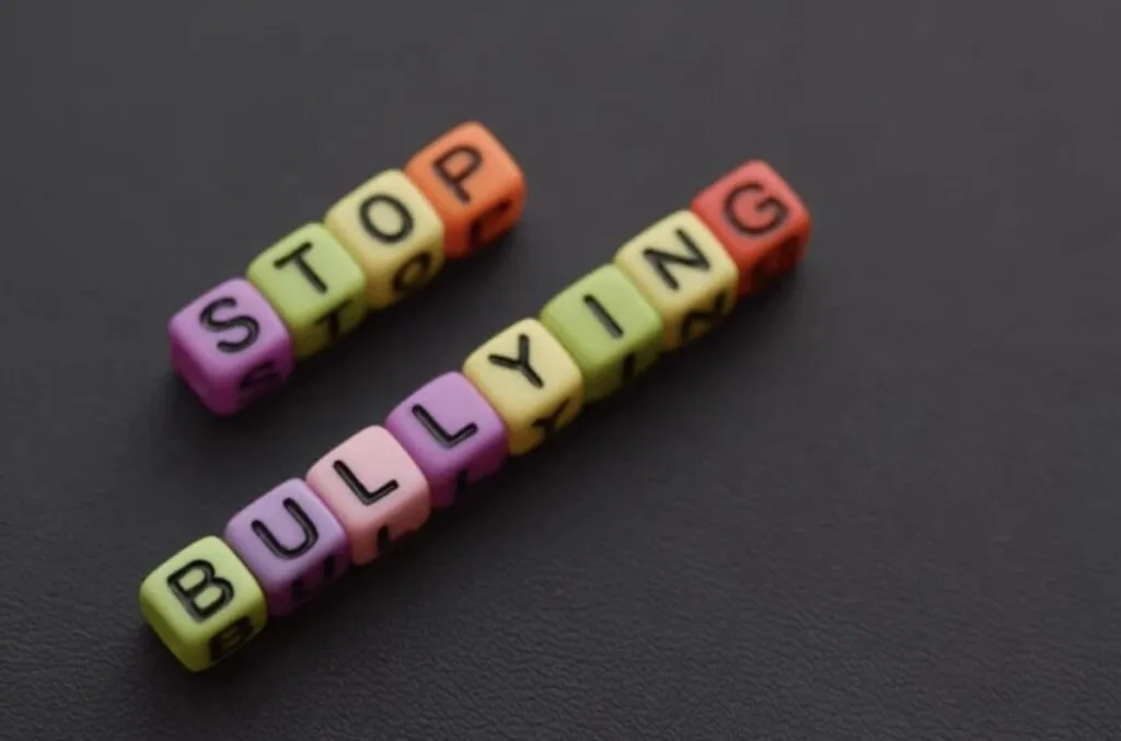 Seguritech y FEM impulsan iniciativas orientadas a fortalecer la cultura de paz desde la educación básica.