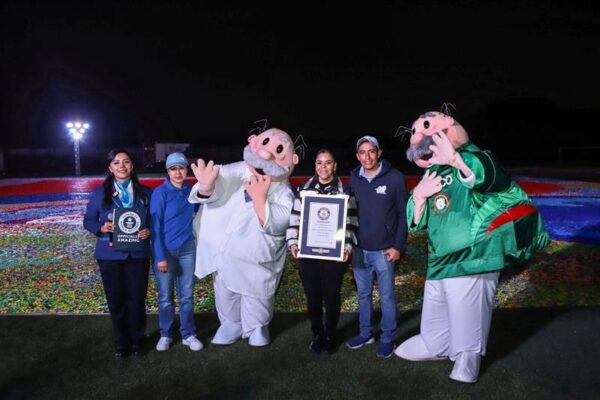 Víctor González Herrera vuelve a destacar a nivel internacional tras la obtención de un nuevo Récord Guinness por la Fundación Dr. Simi.