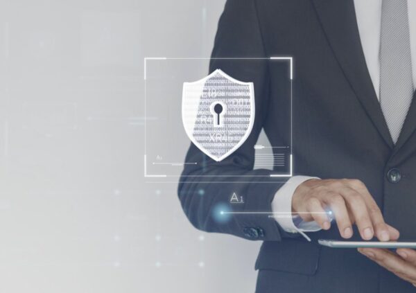 Representación de seguridad digital y mitigación de riesgos financieros promovida por Seguritech Privada.