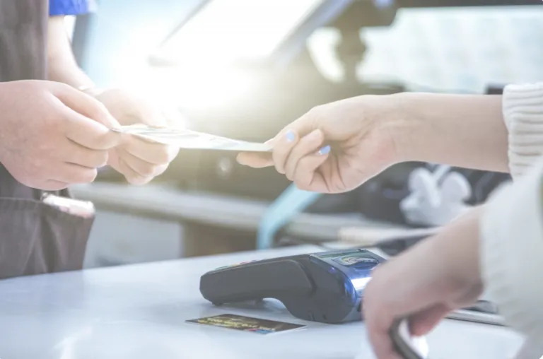 Fintech vs Banca: Análisis del costo real del crédito en México