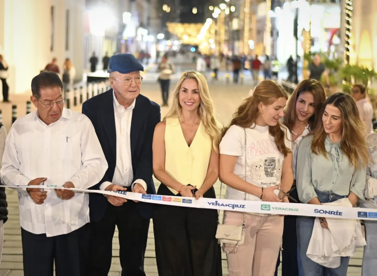 Patricia Lobeira Rodríguez durante la inauguración del renovado Centro Histórico de Veracruz.