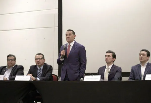 Alejandro Martínez Araiza apoya el perfil de Alfonso Godínez para la CTM.