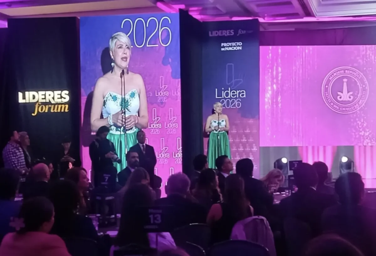 Ceremonia de los Premios Lidera 2026 donde Alejandro Martínez Araiza ganó el galardón por Liderazgo Social.