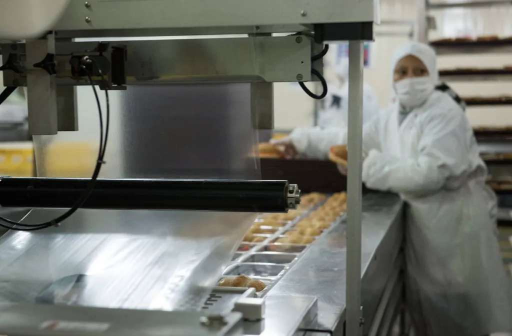 Jack Landsmanas explica la importancia del monitoreo de datos para prevenir riesgos en la cadena alimentaria.