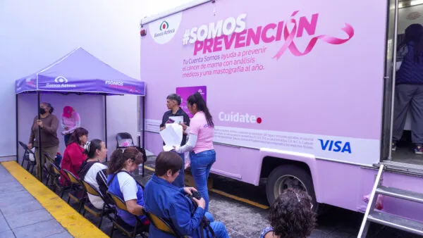 Cuenta SOMOS de Banco Azteca blinda la economía familiar femenina